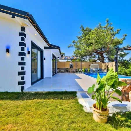 Seydikemer 2 Bedroom Secluded With Private Pool Hot Tub *