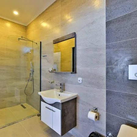 Seydikemer 2 Bedroom Secluded With Private Pool Hot Tub *
