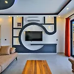 Seydikemer 2 Bedroom Secluded With Private Pool Hot Tub * 페티예