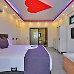 빌라 Seydikemer 2 Bedroom Secluded With Private Pool Hot Tub 페티예