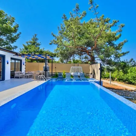Seydikemer 2 Bedroom Secluded With Private Pool Hot Tub
