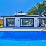 Seydikemer 2 Bedroom Secluded With Private Pool Hot Tub Fethiye