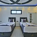 Seydikemer 2 Bedroom Secluded With Private Pool Hot Tub * פאטהיה