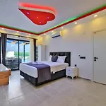 Seydikemer 2 Bedroom Secluded With Private Pool Hot Tub וילה *