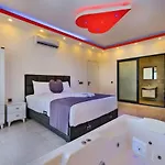 Seydikemer 2 Bedroom Secluded With Private Pool Hot Tub וילה