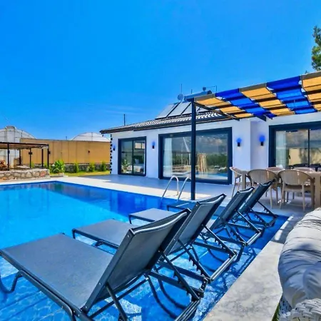 Seydikemer 2 Bedroom Secluded With Private Pool Hot Tub פאטהיה
